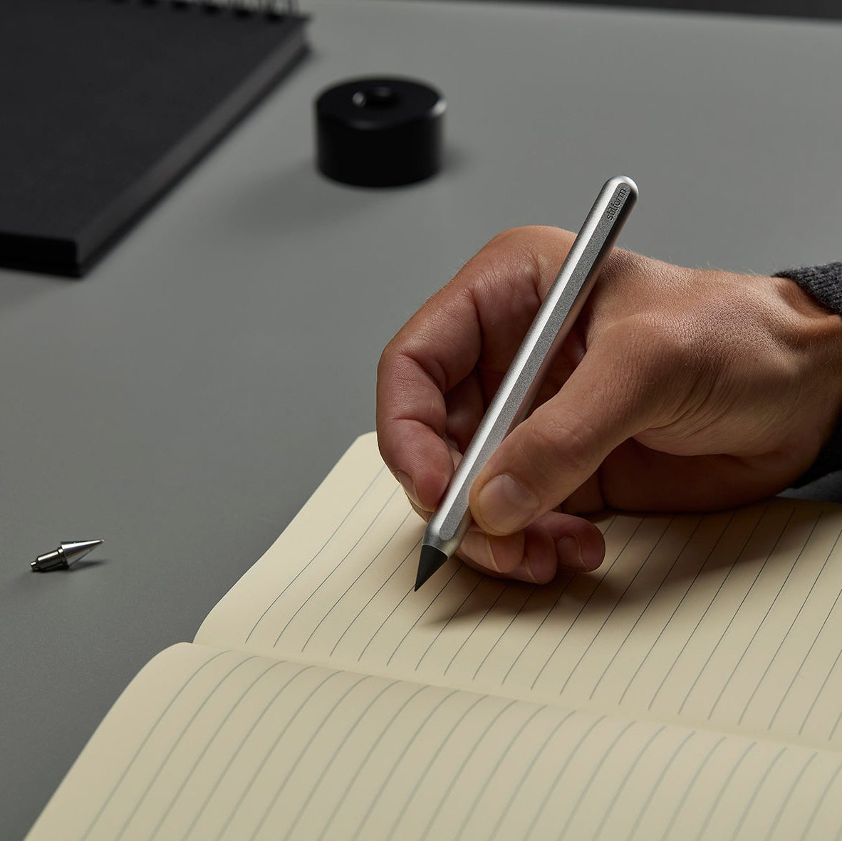 Pencil Aluminium AEON Pure – clean minimalist design with magnetic
