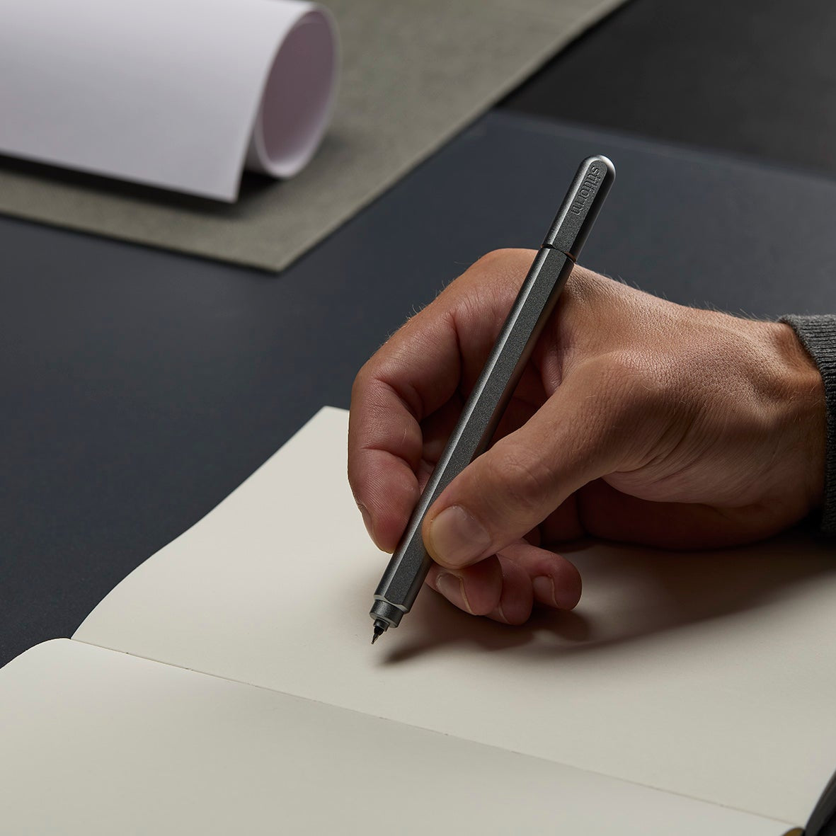 Premium Gel Pen ARC – made of titanium with magnetic cap