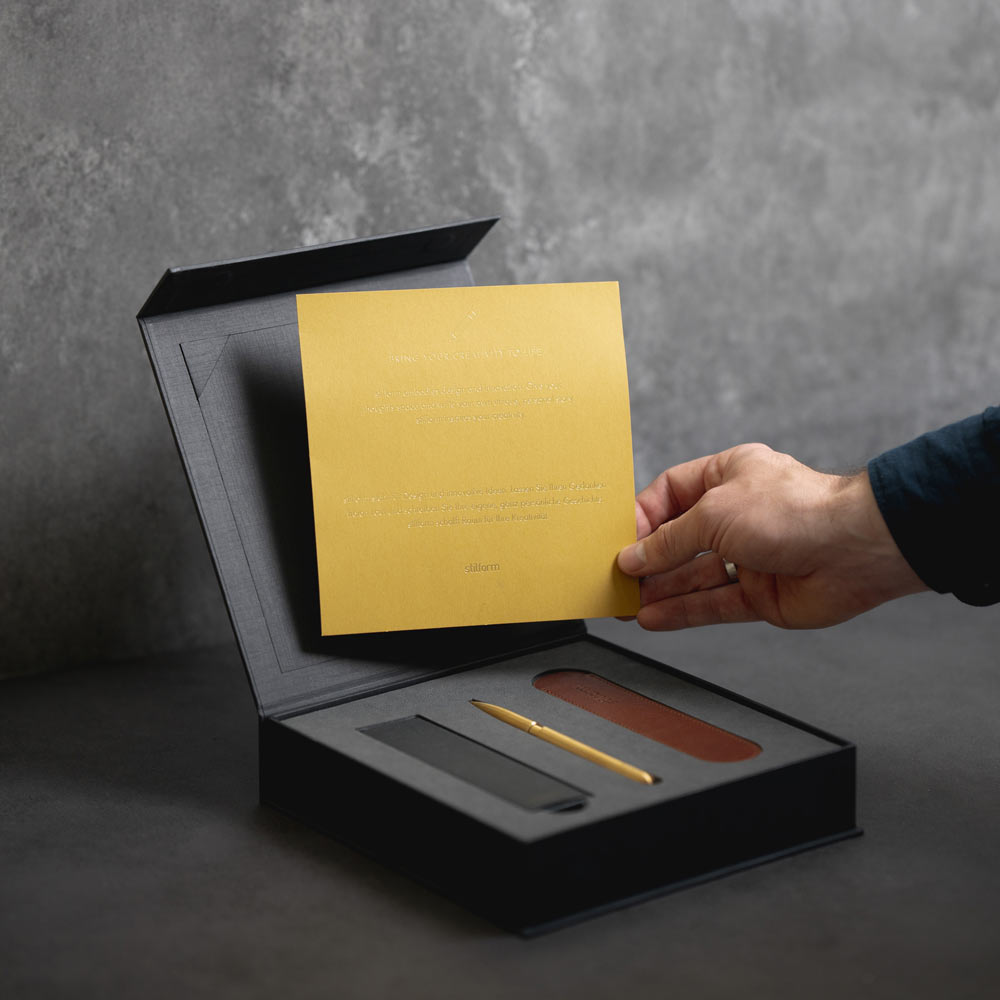 Geschenkbox mit Messing Kugelschreiber und Grußkarte