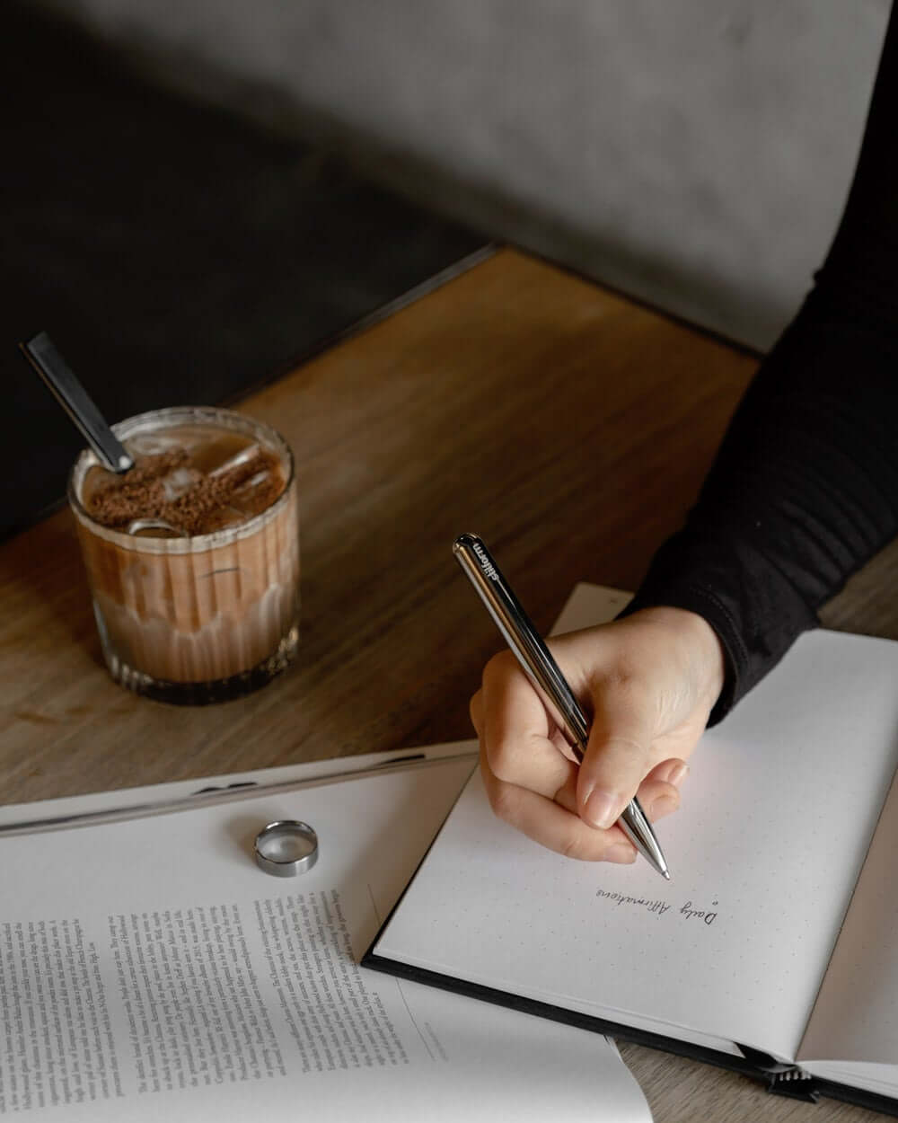 6 Incredible Benefits of Journaling