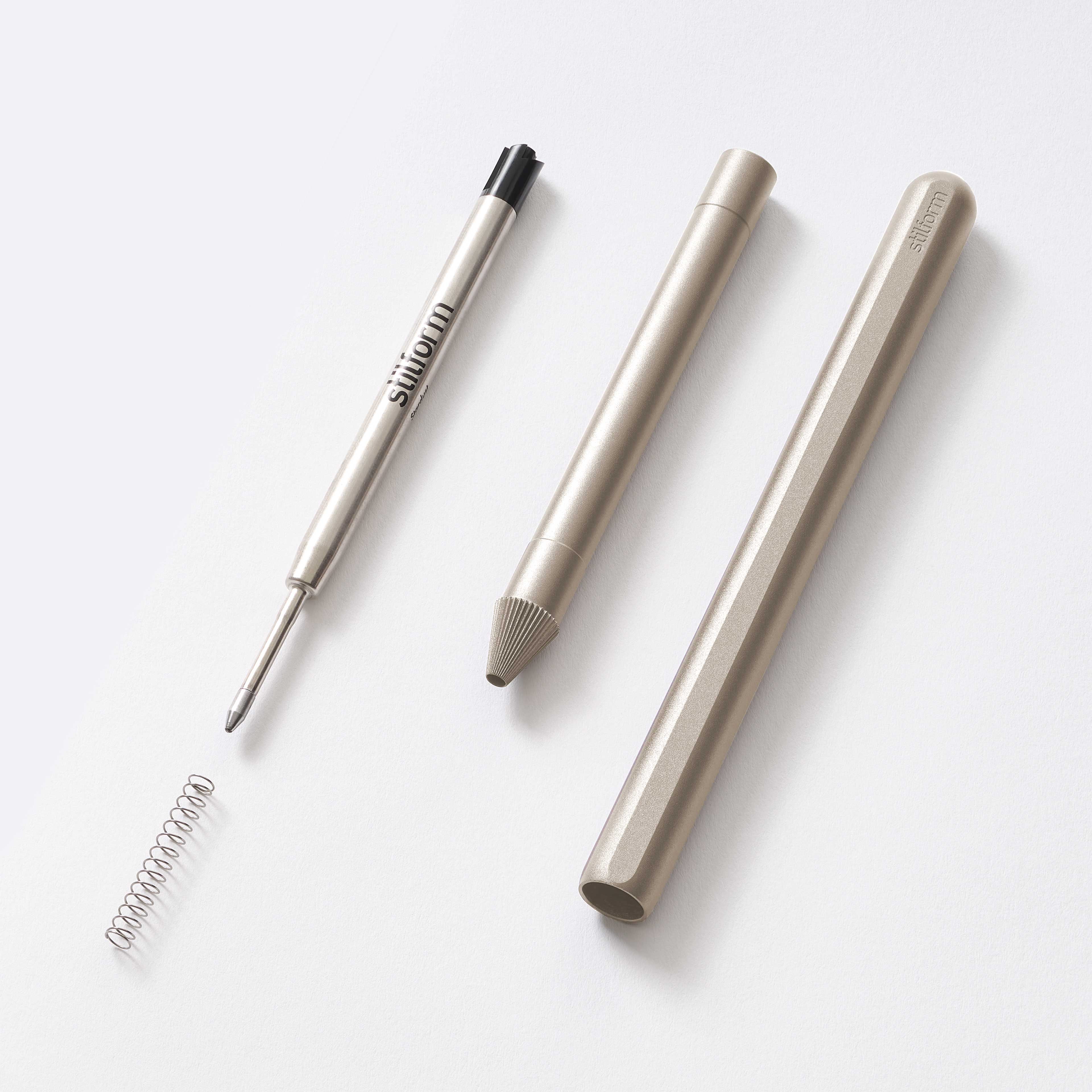 Titan Kugelschreiber AEON zerlegt mit Ersatzmine und Feder