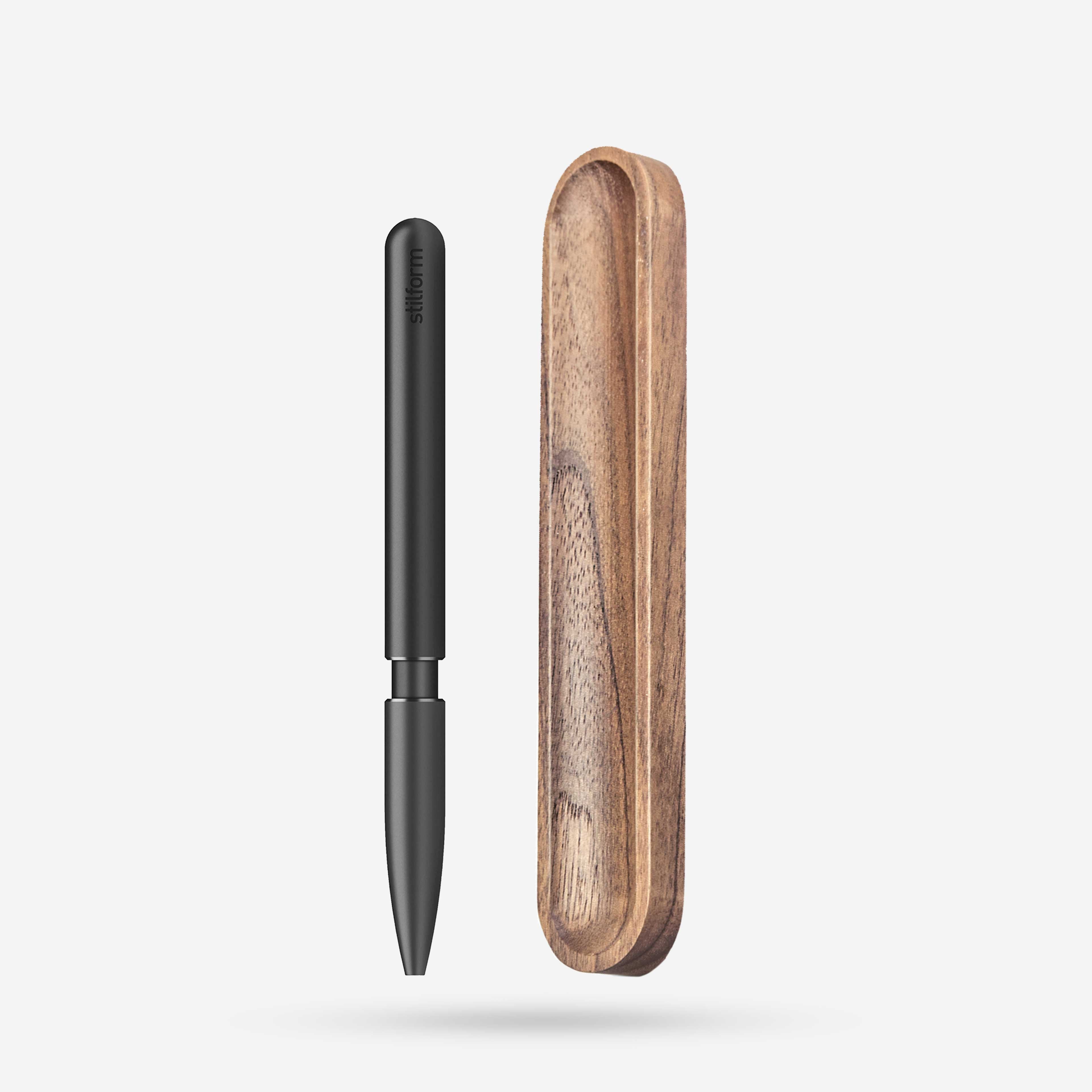 Kugelschreiber Aluminium Pen Warp Black mit Stiftablage aus Walnussholz