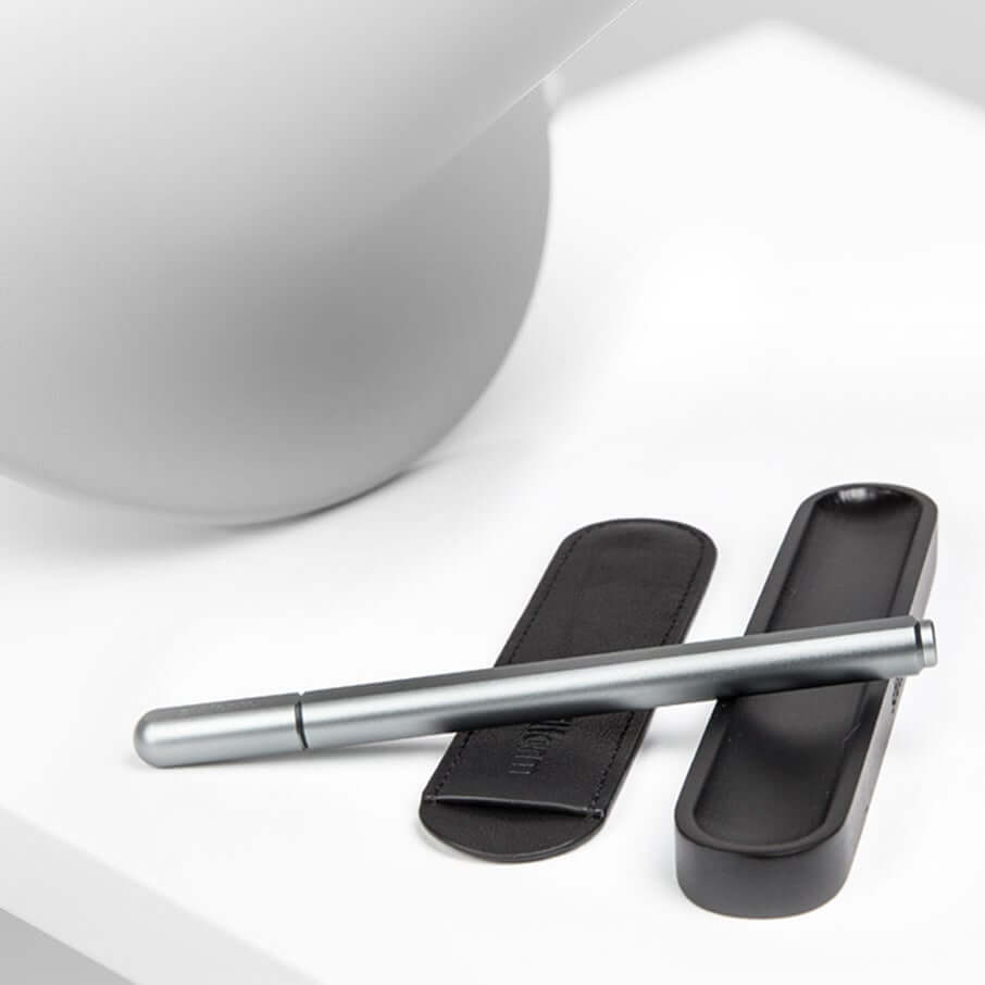 Award-winning studio stilform's magnetic Arc Pen is simple